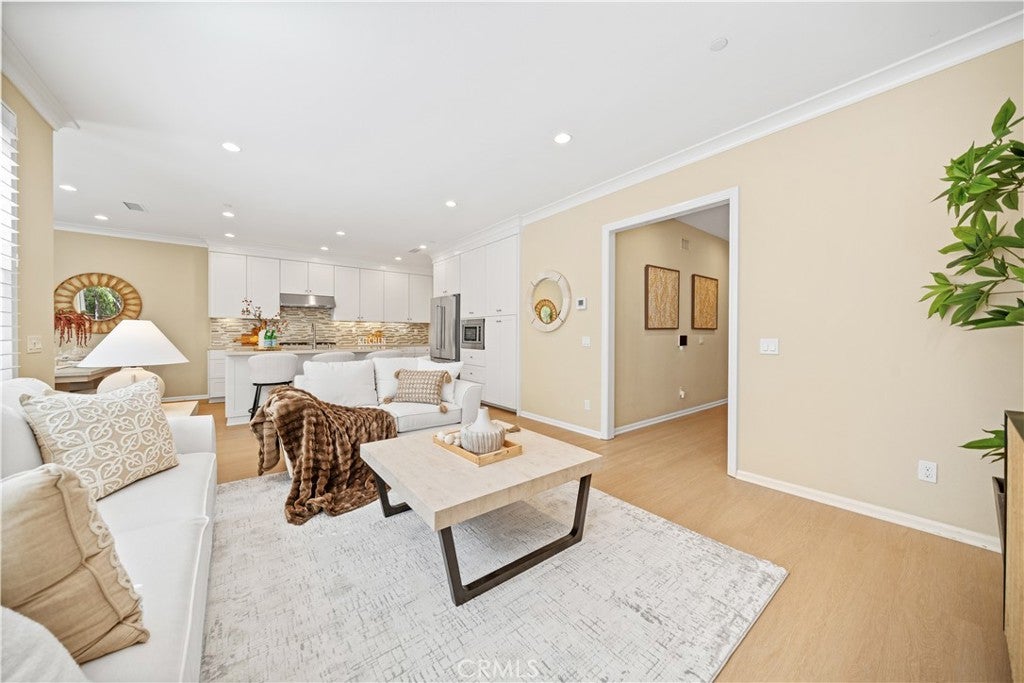 190 Crescent Moon, Irvine CA 92602 - Photo 9