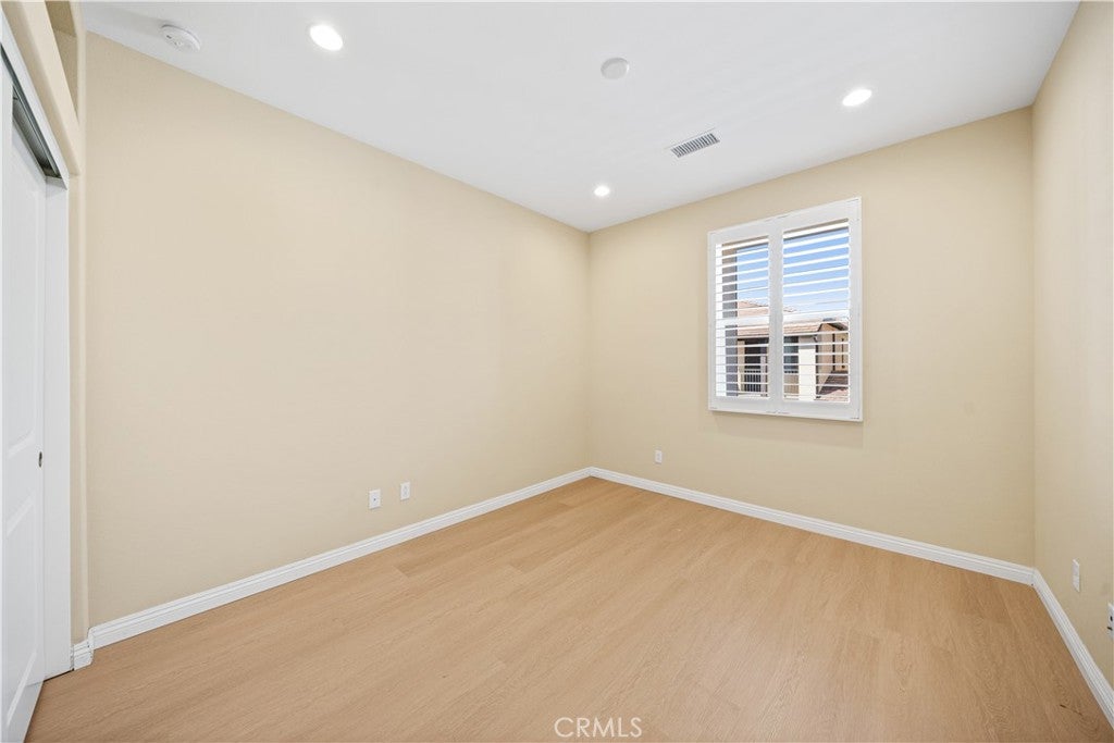 190 Crescent Moon, Irvine CA 92602 - Photo 31