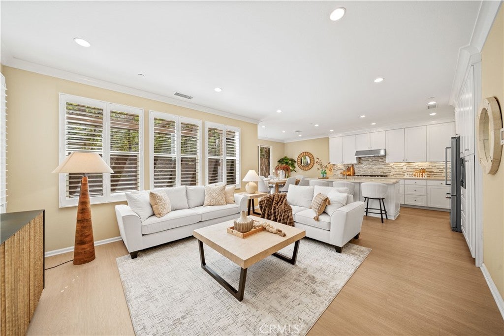 190 Crescent Moon, Irvine CA 92602 - Photo 8