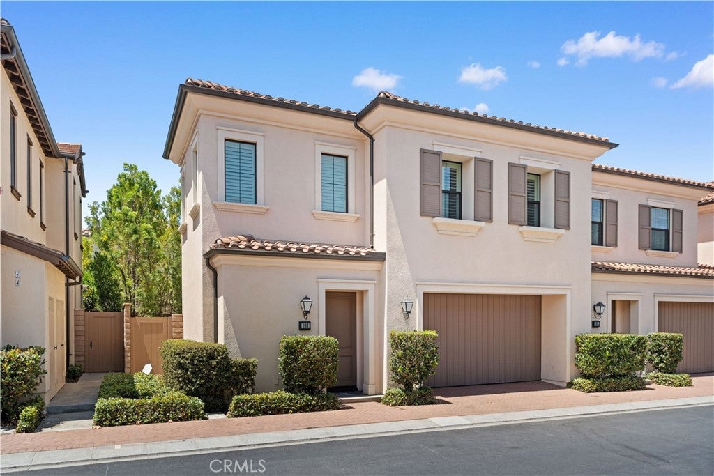 190 Crescent Moon, Irvine CA 92602