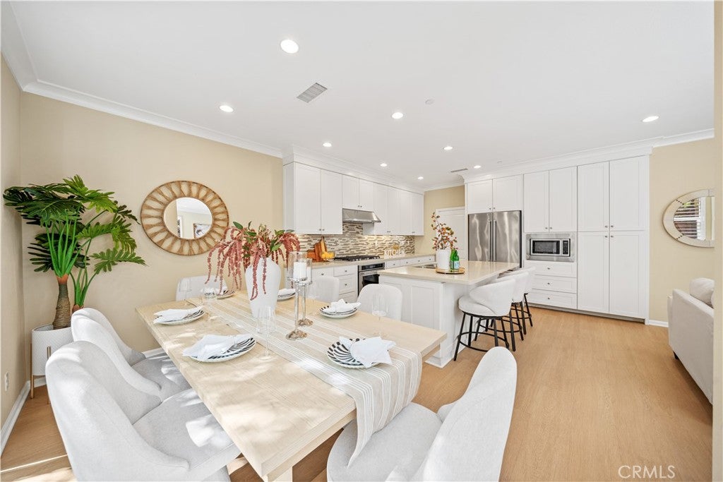 190 Crescent Moon, Irvine CA 92602 - Photo 18