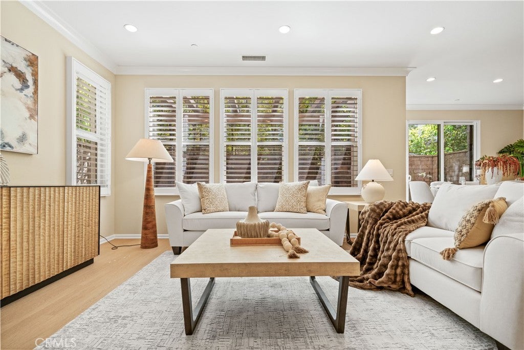 190 Crescent Moon, Irvine CA 92602 - Photo 7