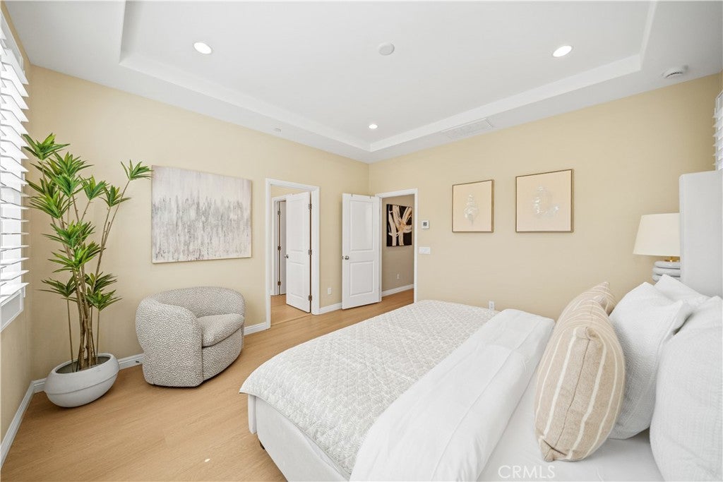 190 Crescent Moon, Irvine CA 92602 - Photo 35