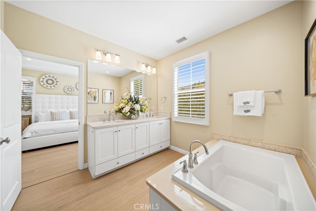 190 Crescent Moon, Irvine CA 92602 - Photo 39