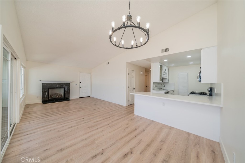 1122 Monroe