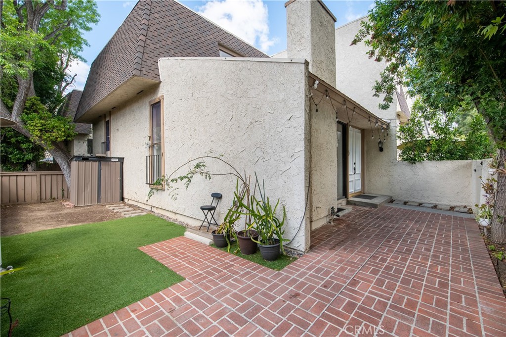 6121 Shoup Avenue 35