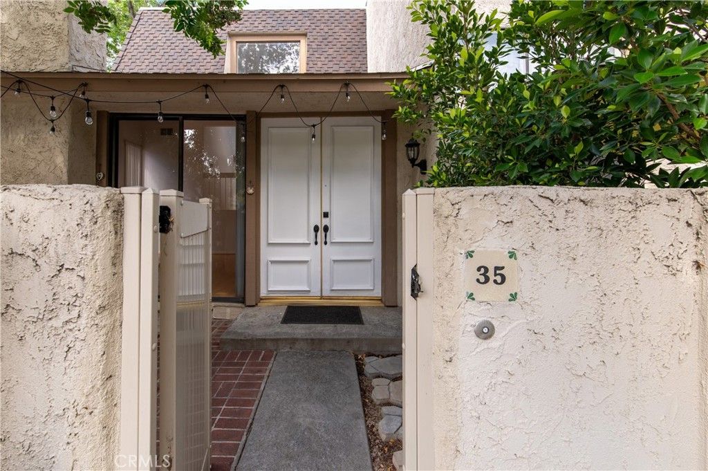 Photo of 6121 Shoup Avenue #35, Woodland Hills, CA 91367 (MLS # SR26071836)