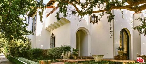Photo of 878 Hartzell Street, Pacific Palisades, CA 90272 (MLS # 26838641)