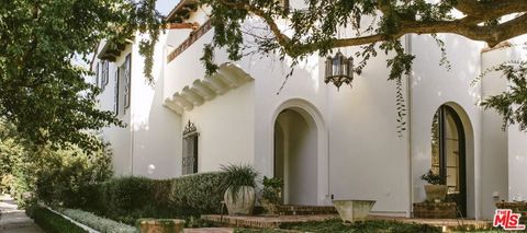 Photo of 878 Hartzell Street, Pacific Palisades, CA 90272 (MLS # 26838641)