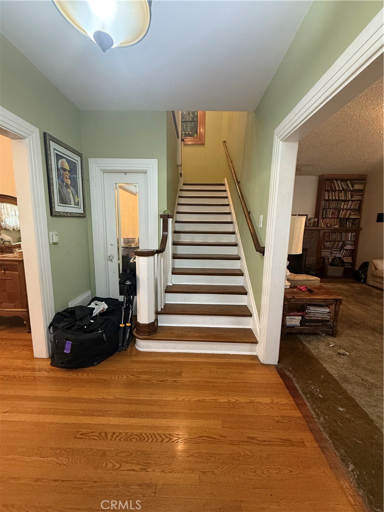 Properties 1 2136 S Victoria