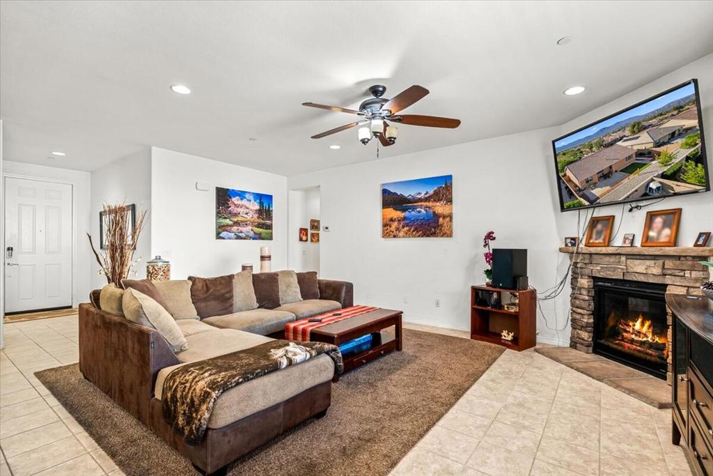 Properties 4 84392 Rodine Avenue