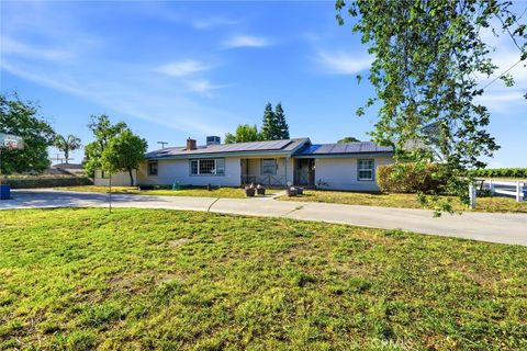 Photo of 12586 Avenue 232 Ave, Tulare, CA 93274 (MLS # PI26093005)