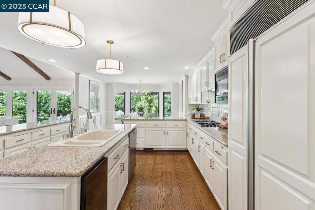 SANDERS RANCH - Residential