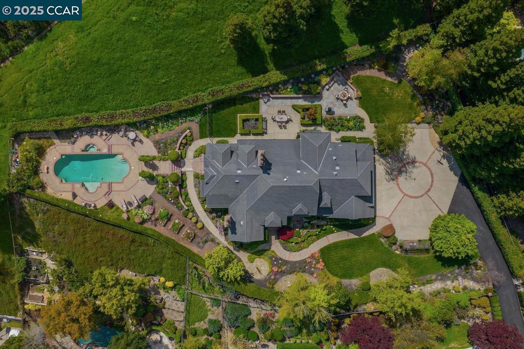 SANDERS RANCH - Residential