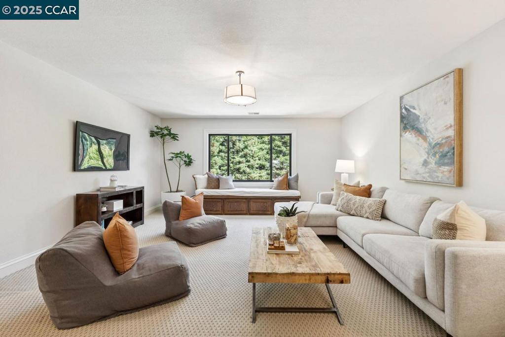 SANDERS RANCH - Residential