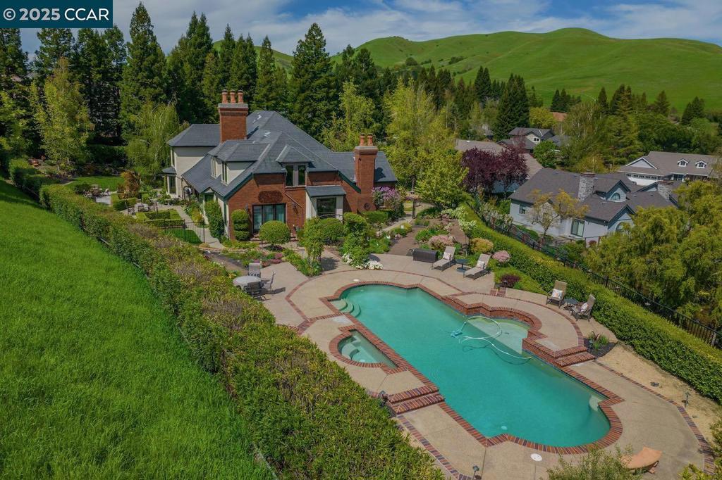SANDERS RANCH - Residential