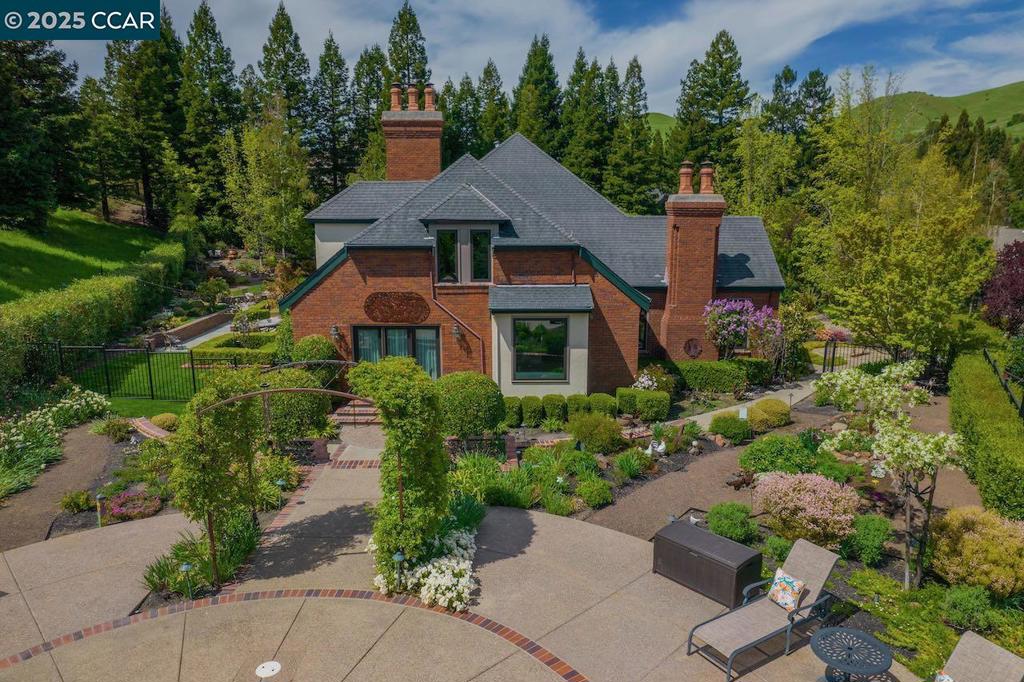SANDERS RANCH - Residential