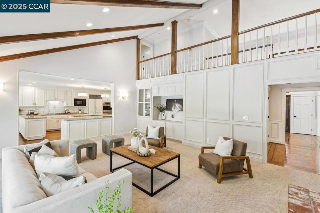 SANDERS RANCH - Residential