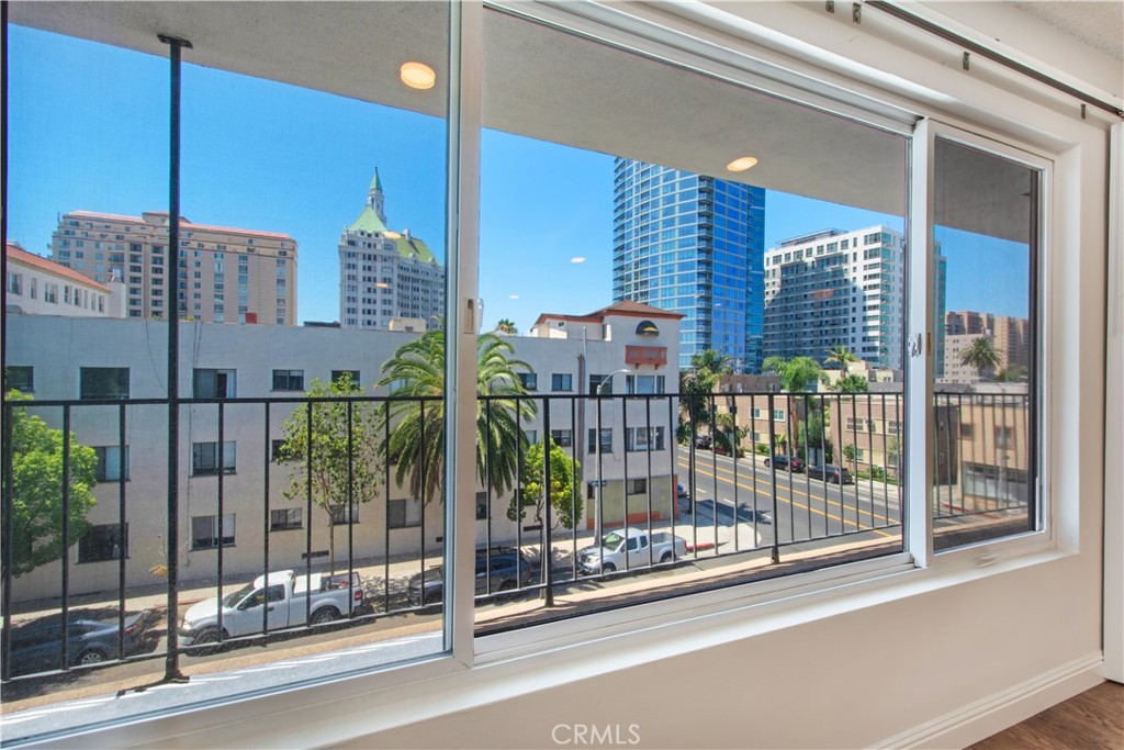 801 E 1st Street 15
