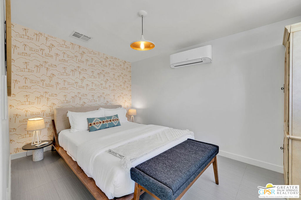 Movie Colony East - Residential