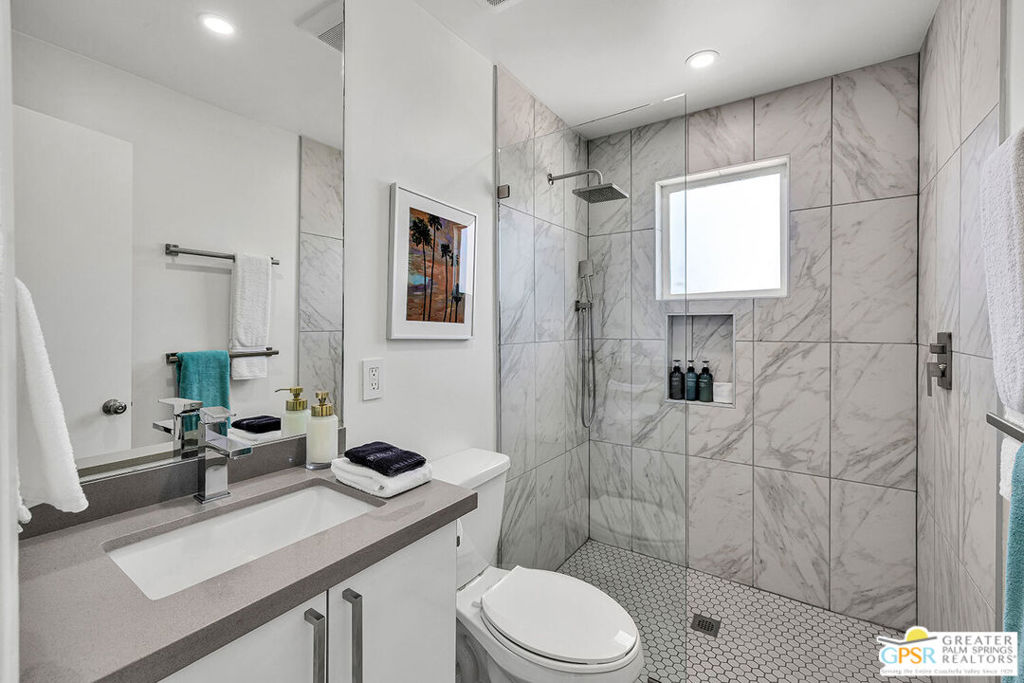 Movie Colony East - Residential