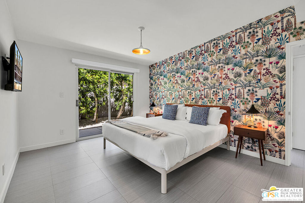 Movie Colony East - Residential