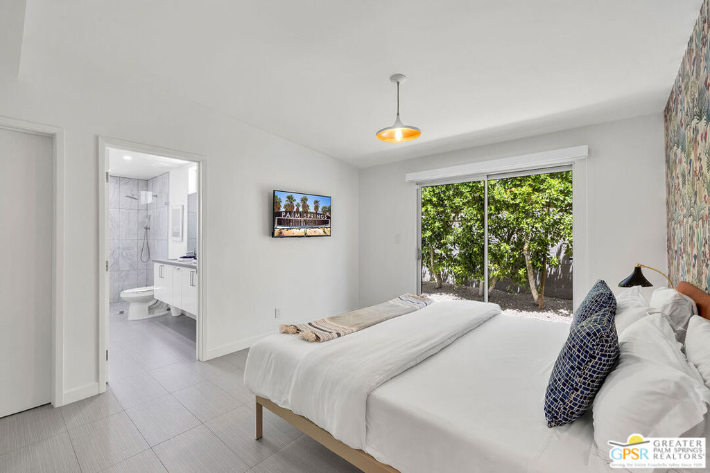 Movie Colony East - Residential