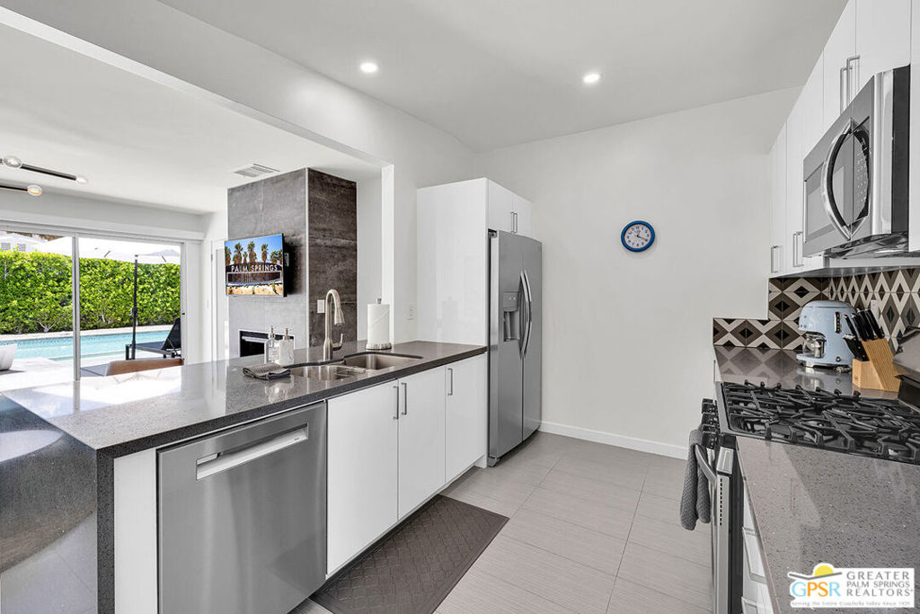 Movie Colony East - Residential