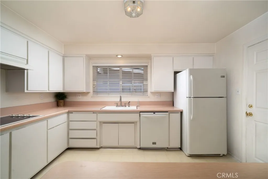 Los Alamitos, California 90720, United States, 3 Bedrooms Bedrooms, ,2 BathroomsBathrooms,Residential,Active,172715