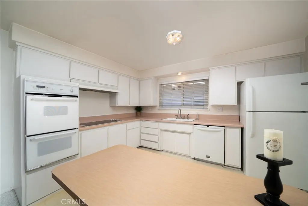 Los Alamitos, California 90720, United States, 3 Bedrooms Bedrooms, ,2 BathroomsBathrooms,Residential,Active,172715