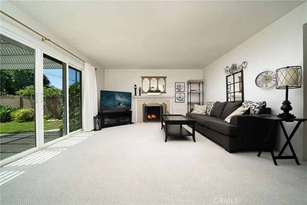 Los Alamitos, California 90720, United States, 3 Bedrooms Bedrooms, ,2 BathroomsBathrooms,Residential,Active,172715