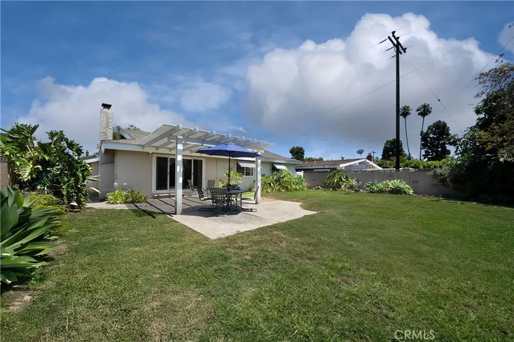 Los Alamitos, California 90720, United States, 3 Bedrooms Bedrooms, ,2 BathroomsBathrooms,Residential,Active,172715