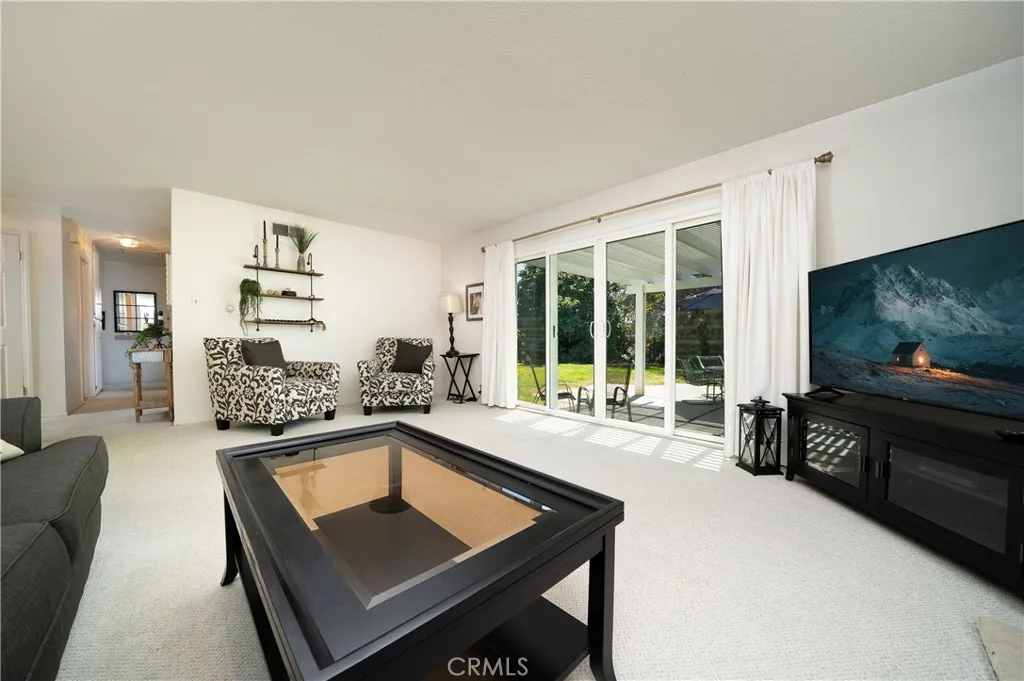 Los Alamitos, California 90720, United States, 3 Bedrooms Bedrooms, ,2 BathroomsBathrooms,Residential,Active,172715