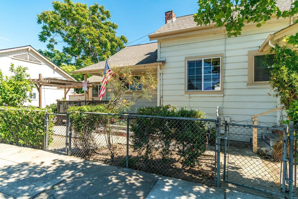 358 6th Street
