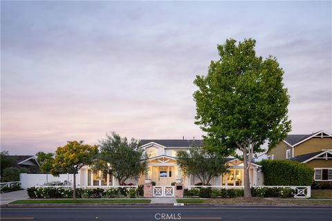 Photo of 1700 Highland Drive, Newport Beach, CA 92660 (MLS # OC25185991) Photo of 1700 Highland Drive, Newport Beach, CA 92660 (MLS # OC25185991)