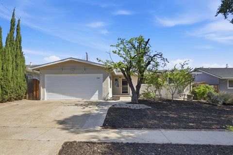 Photo of 1542 Harvest Drive, San Jose, CA 95127 (MLS # ML82038952)