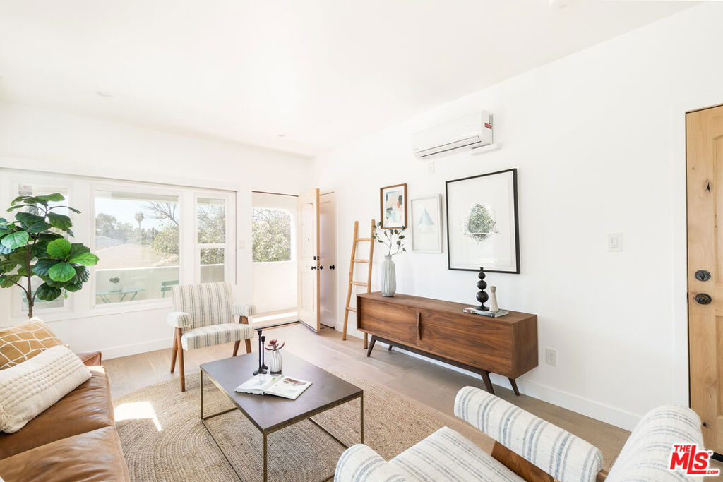 5847 1/2 Ernest Avenue