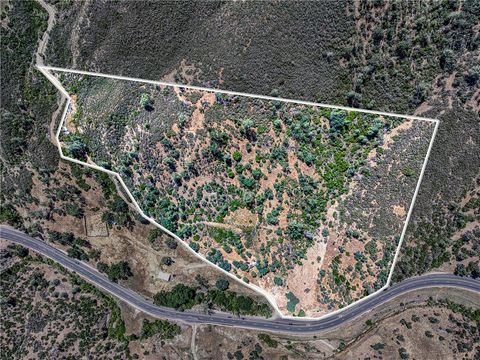 Photo of 104 Mule Skinner Rd, Clearlake Oaks, CA 95423 (MLS # LC26003243)