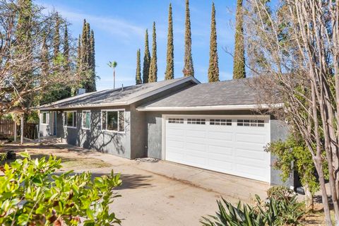 Photo of 14280 Resava Ln Ln, Valley Center, CA 92082 (MLS # 260003259SD)