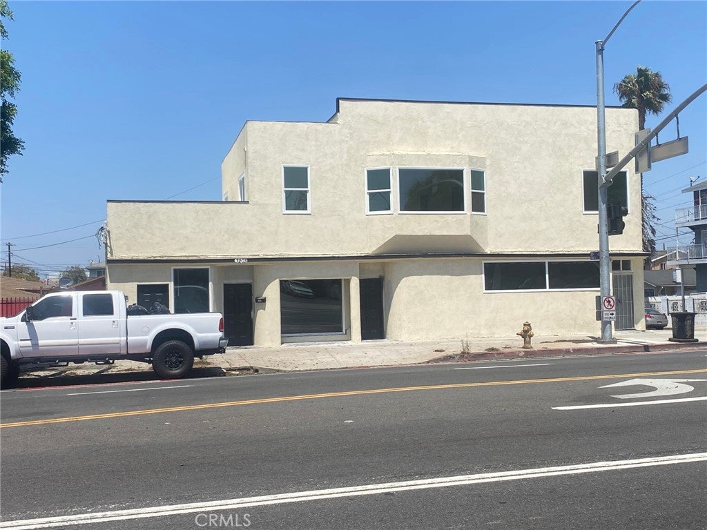 3201 W Florence