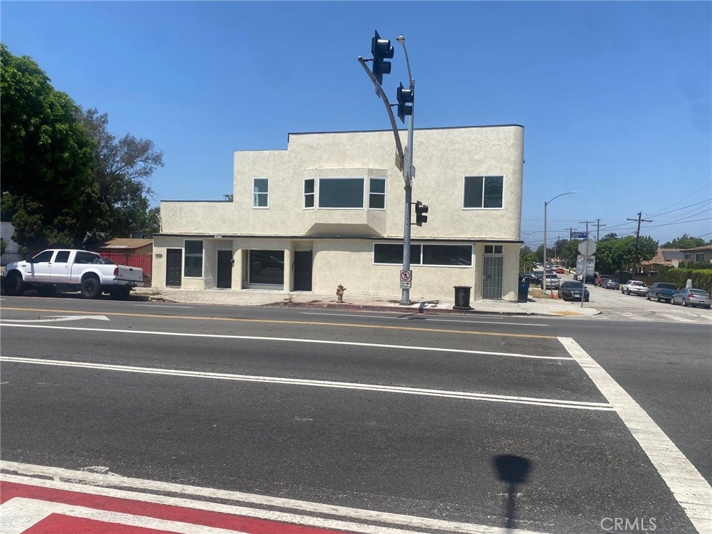 3201 W Florence