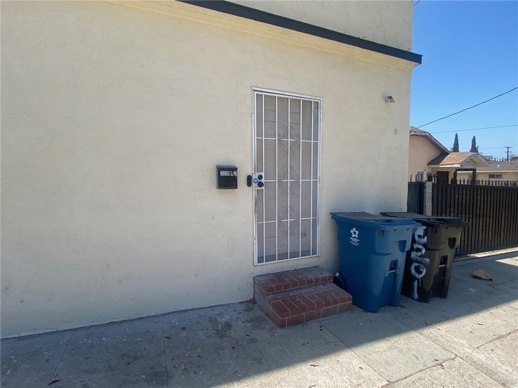 3201 W Florence