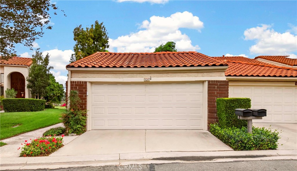 636 Colonial Circle