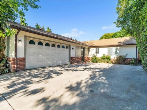 7318 Zelzah Avenue Reseda CA 91335