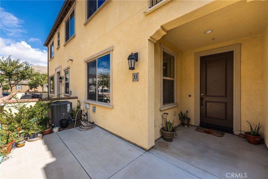 2845 E Berry Loop Privado 33