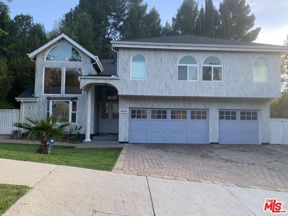 Exquisite 5-Bedroom Estate in Prime Lake Encino Location. Stunning two-story home offering 5 spacious bedrooms + home office, 4.5 luxurious bathrooms, and 4,143 sq ft of elegant living space on a generous 17,800 sq ft lot. Located in a quiet, highly desirable neighborhood. Interior features: 2 expansive primary suites, Dramatic living room with soaring ceilings, Bright family room and formal dining area, Gourmet kitchen with large center island, Convenient indoor laundry room. Exterior features: 3-car attached garage, Gorgeous pool and relaxing hot tub, Custom-built outdoor BBQ area, Access to private, residents-only community tennis court. This exceptional property blends style, comfort, and prime location. perfect for luxury living in Lake Encino.