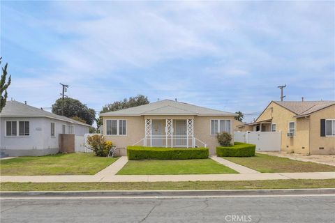 Photo of 3581 Cherry AVE, Long Beach, CA 90807 (MLS # PW26106282)