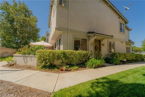 Photo of 25409 Holly Beach Drive, Saugus, CA 91350 (MLS # SR26118560)