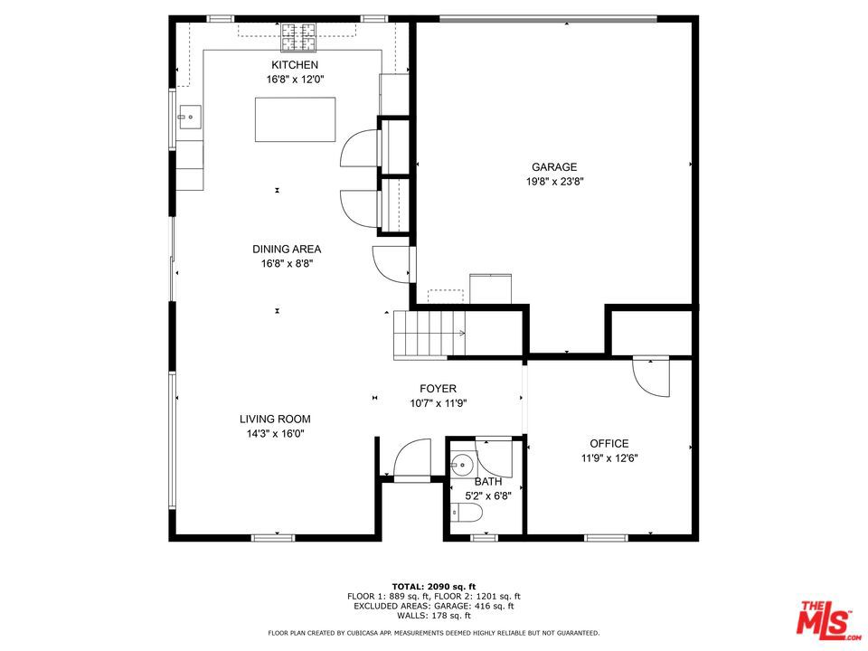 Main image without alt text