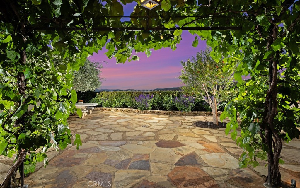 28422 Avenida Placida